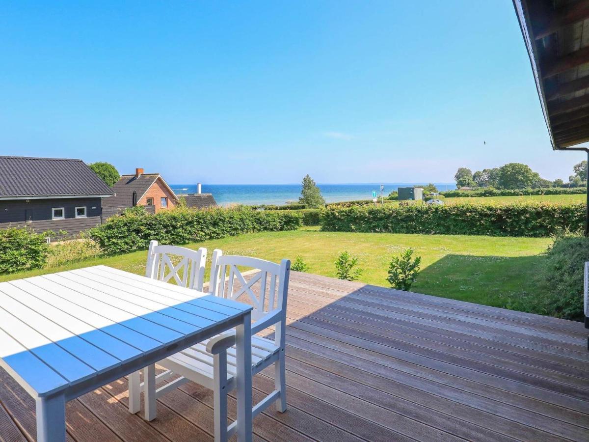 6 Person Holiday Home In Hesselager Экстерьер фото